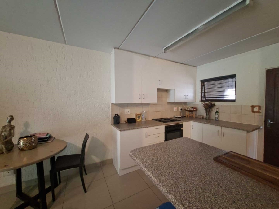 2 Bedroom Property for Sale in Buccleuch Gauteng