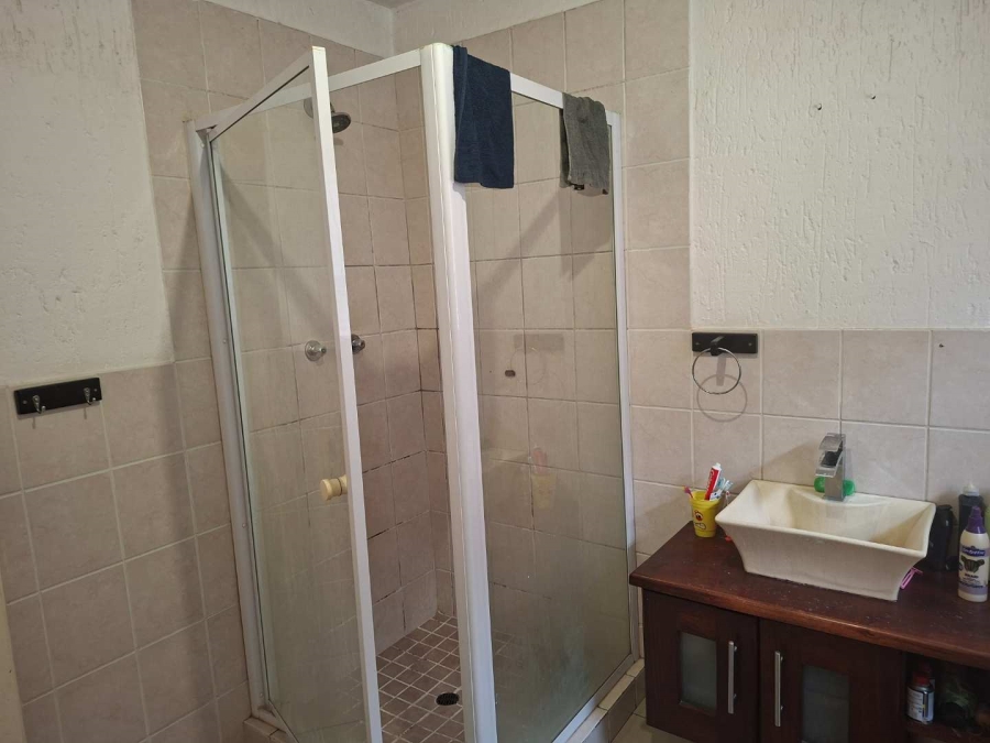 2 Bedroom Property for Sale in Buccleuch Gauteng