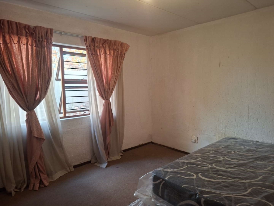 2 Bedroom Property for Sale in Buccleuch Gauteng