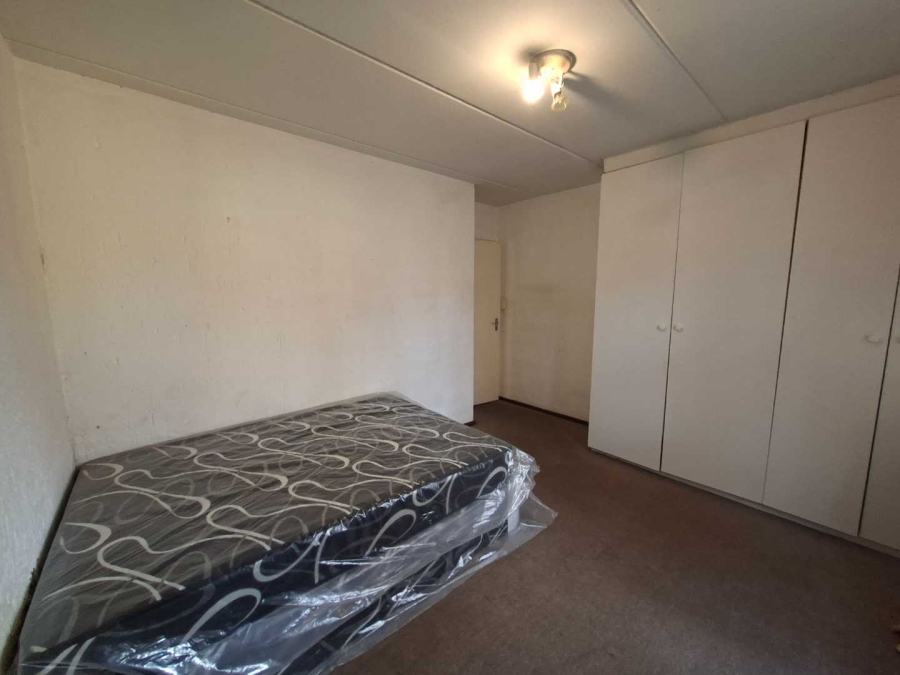 2 Bedroom Property for Sale in Buccleuch Gauteng