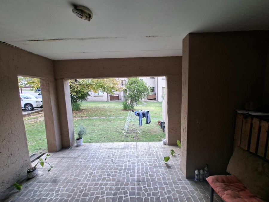 2 Bedroom Property for Sale in Buccleuch Gauteng