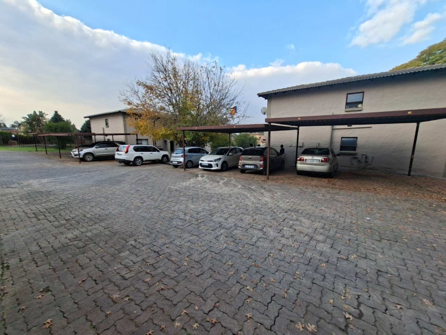 2 Bedroom Property for Sale in Buccleuch Gauteng
