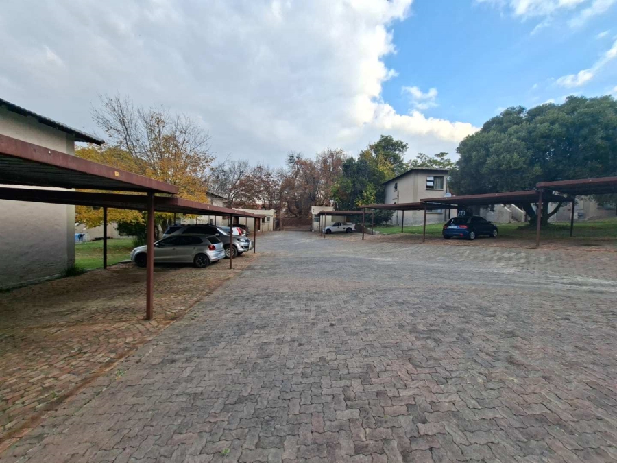 2 Bedroom Property for Sale in Buccleuch Gauteng