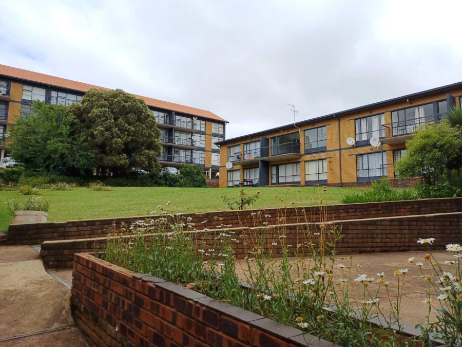 To Let 2 Bedroom Property for Rent in Kloofendal Gauteng