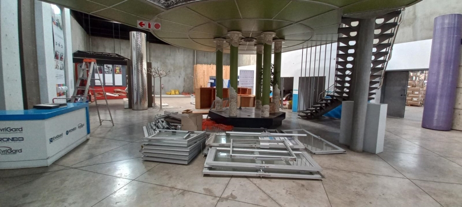 To Let Commercial Property for Rent in Meadowdale Gauteng