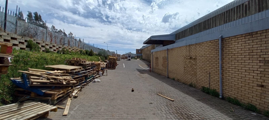 To Let Commercial Property for Rent in Meadowdale Gauteng