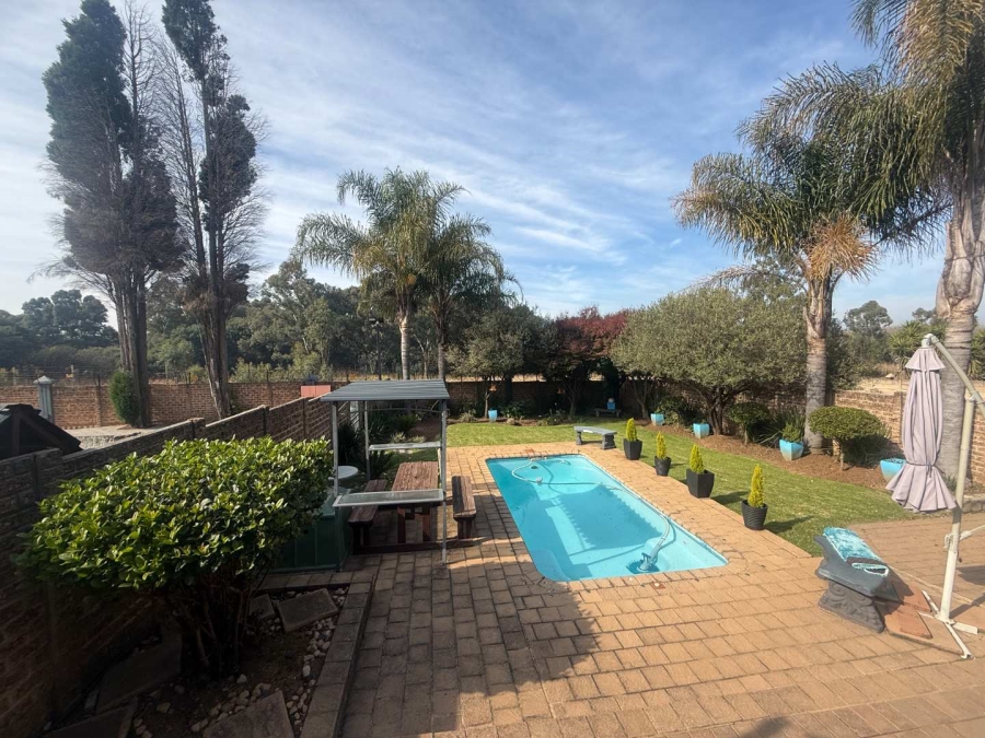 4 Bedroom Property for Sale in Van Riebeeck Park Gauteng