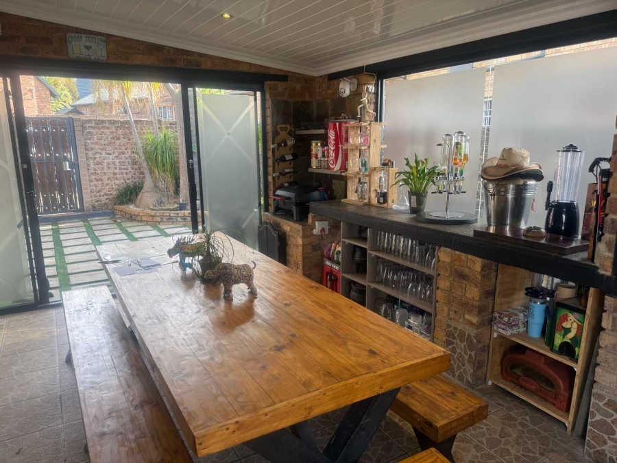4 Bedroom Property for Sale in Van Riebeeck Park Gauteng