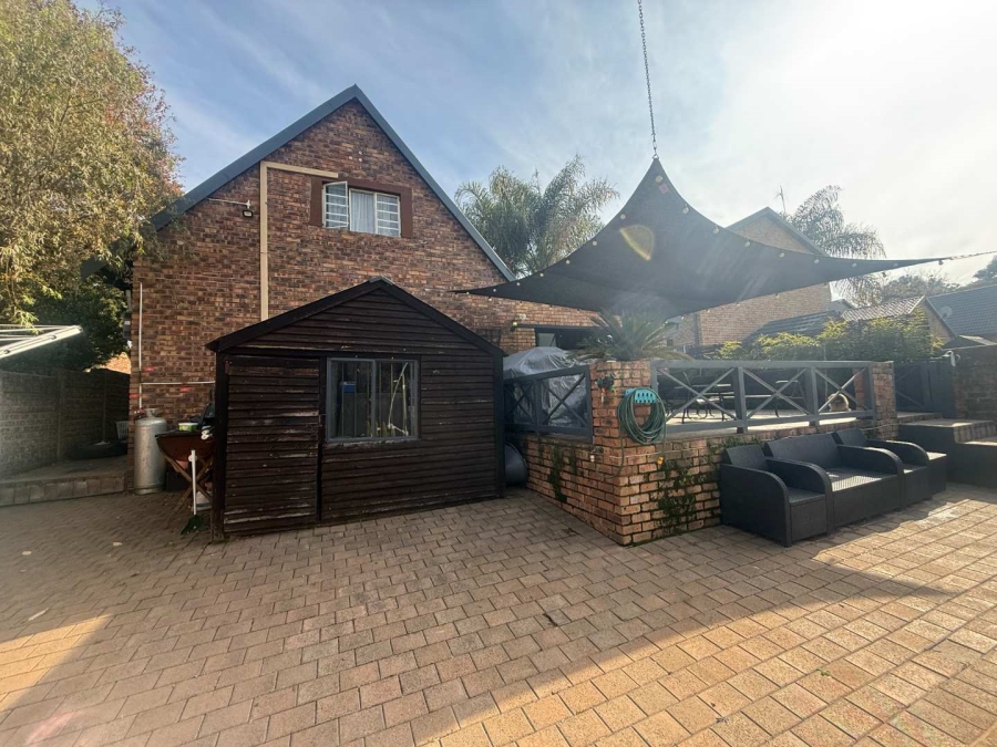 4 Bedroom Property for Sale in Van Riebeeck Park Gauteng