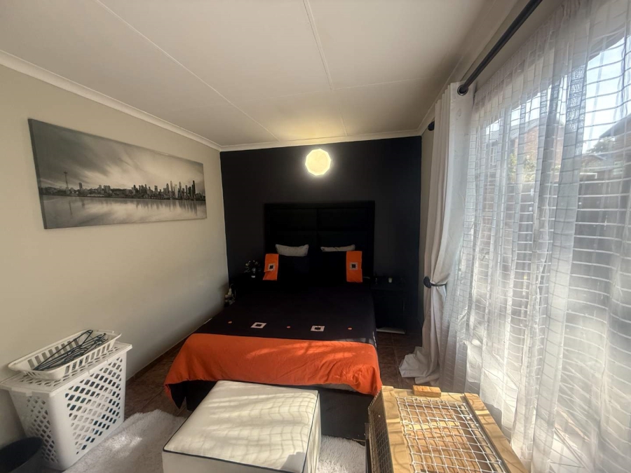 4 Bedroom Property for Sale in Van Riebeeck Park Gauteng