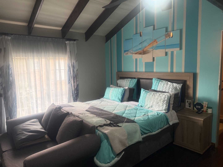 4 Bedroom Property for Sale in Van Riebeeck Park Gauteng