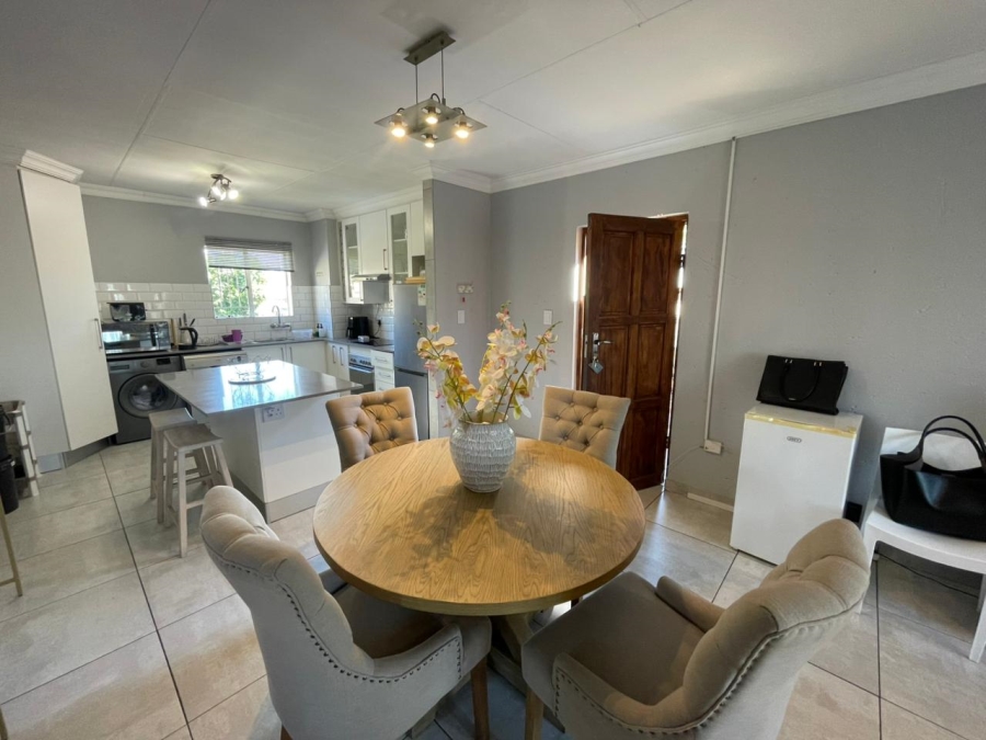 2 Bedroom Property for Sale in Rooihuiskraal North Gauteng