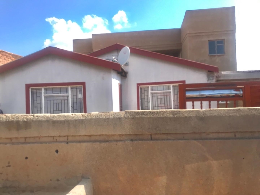 7 Bedroom Property for Sale in Mohlakeng Gauteng