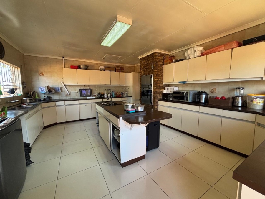 4 Bedroom Property for Sale in Oakdene Gauteng