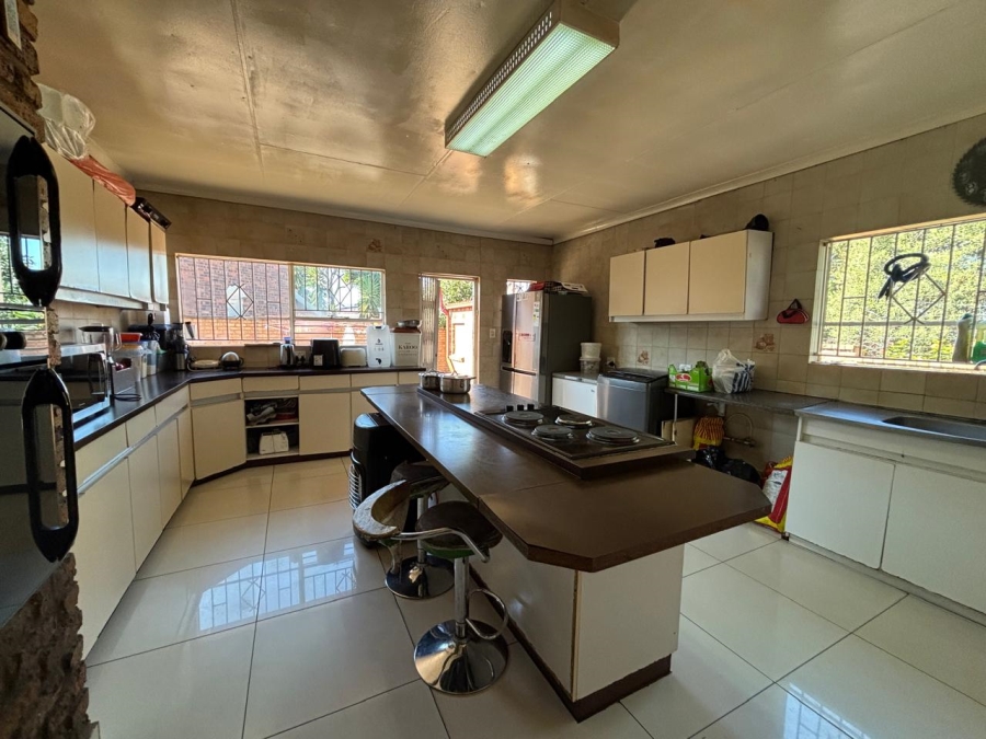 4 Bedroom Property for Sale in Oakdene Gauteng