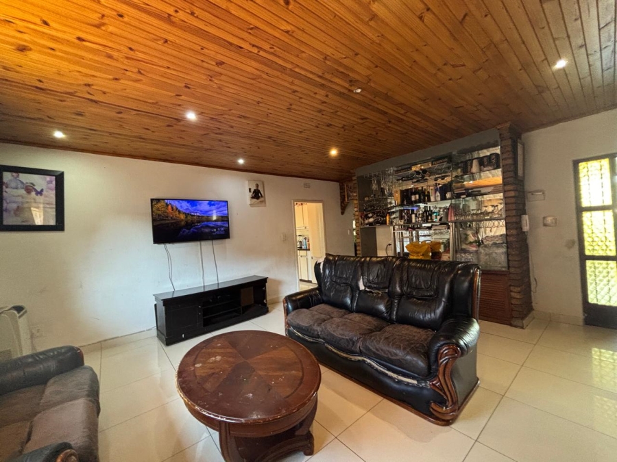 4 Bedroom Property for Sale in Oakdene Gauteng