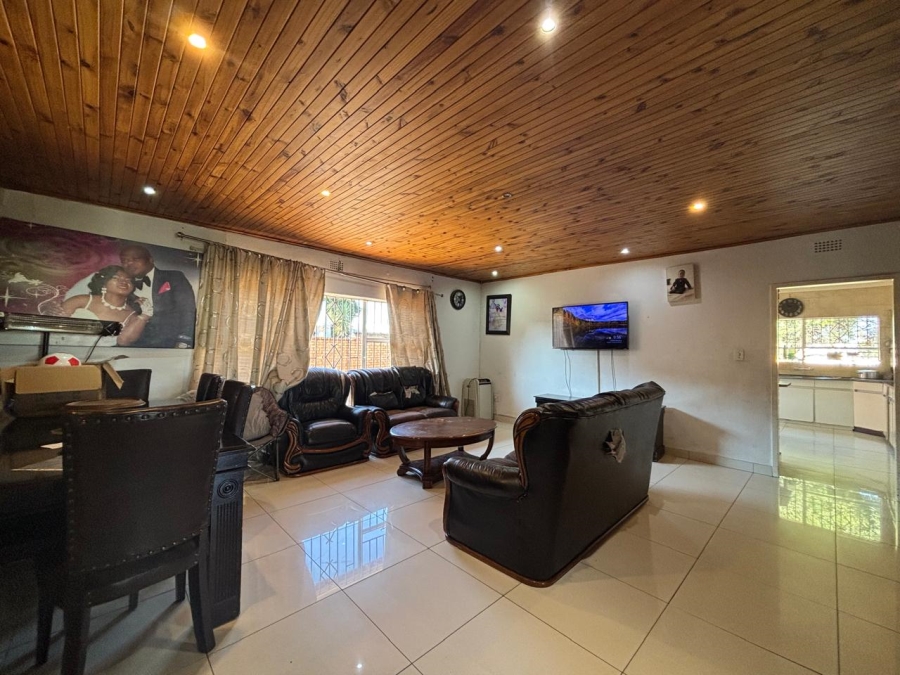 4 Bedroom Property for Sale in Oakdene Gauteng