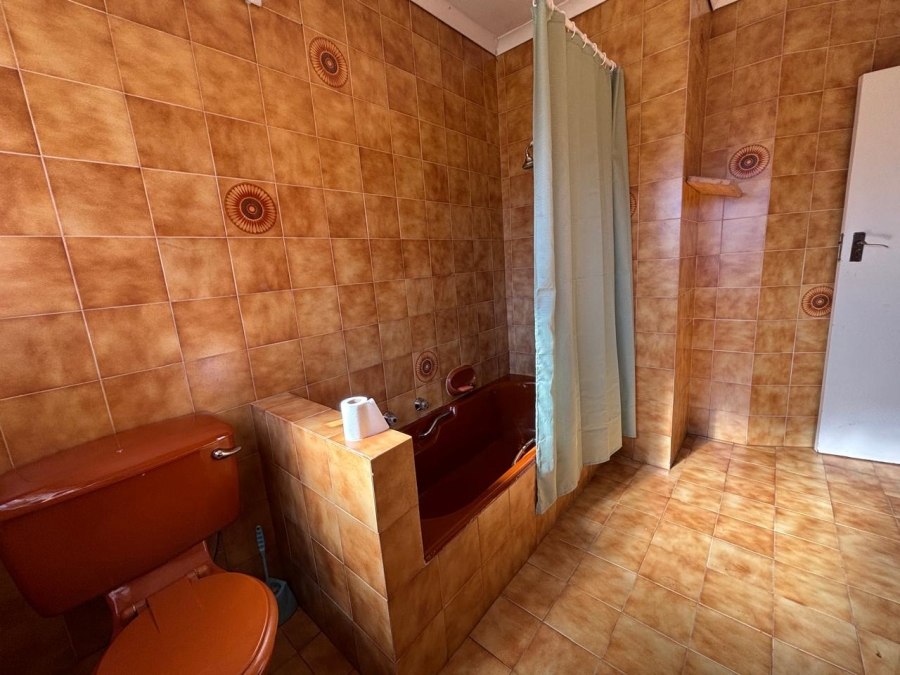 4 Bedroom Property for Sale in Oakdene Gauteng