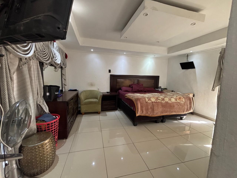 4 Bedroom Property for Sale in Oakdene Gauteng
