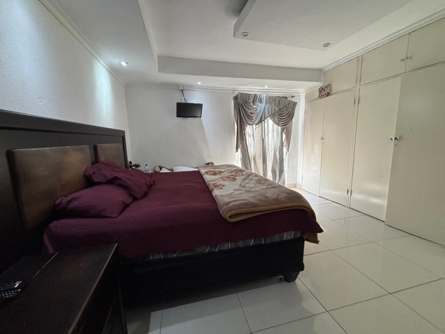 4 Bedroom Property for Sale in Oakdene Gauteng