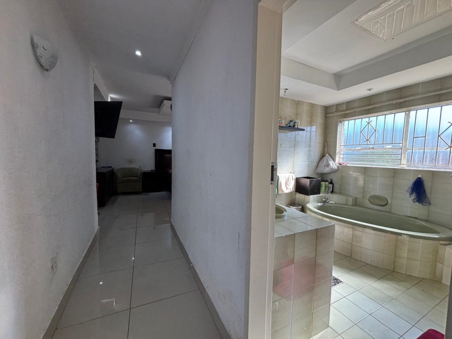 4 Bedroom Property for Sale in Oakdene Gauteng