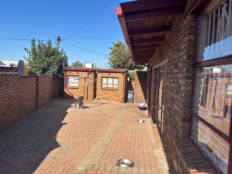 4 Bedroom Property for Sale in Oakdene Gauteng