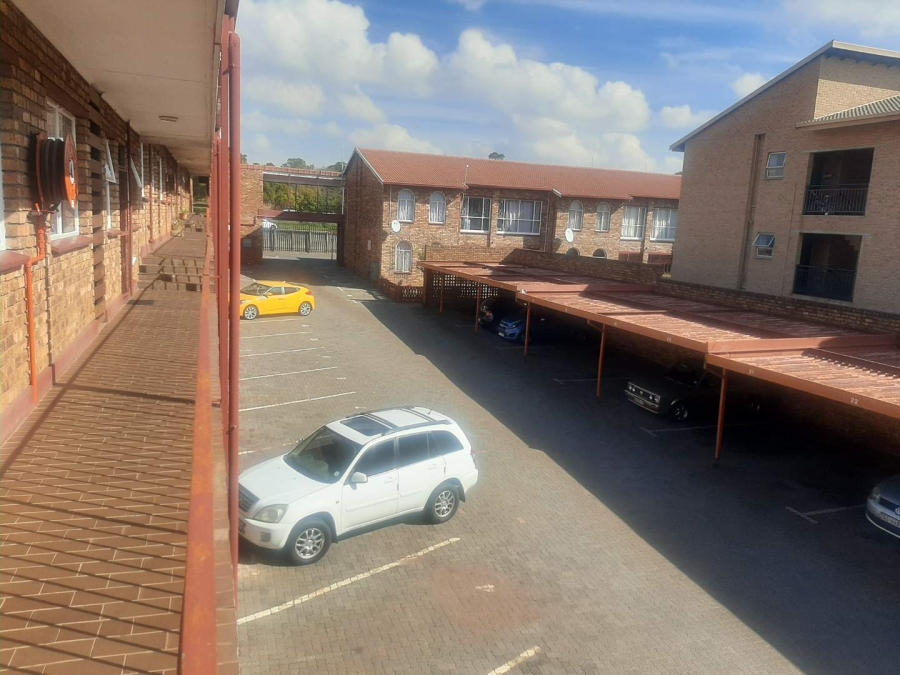 2 Bedroom Property for Sale in New Redruth Gauteng