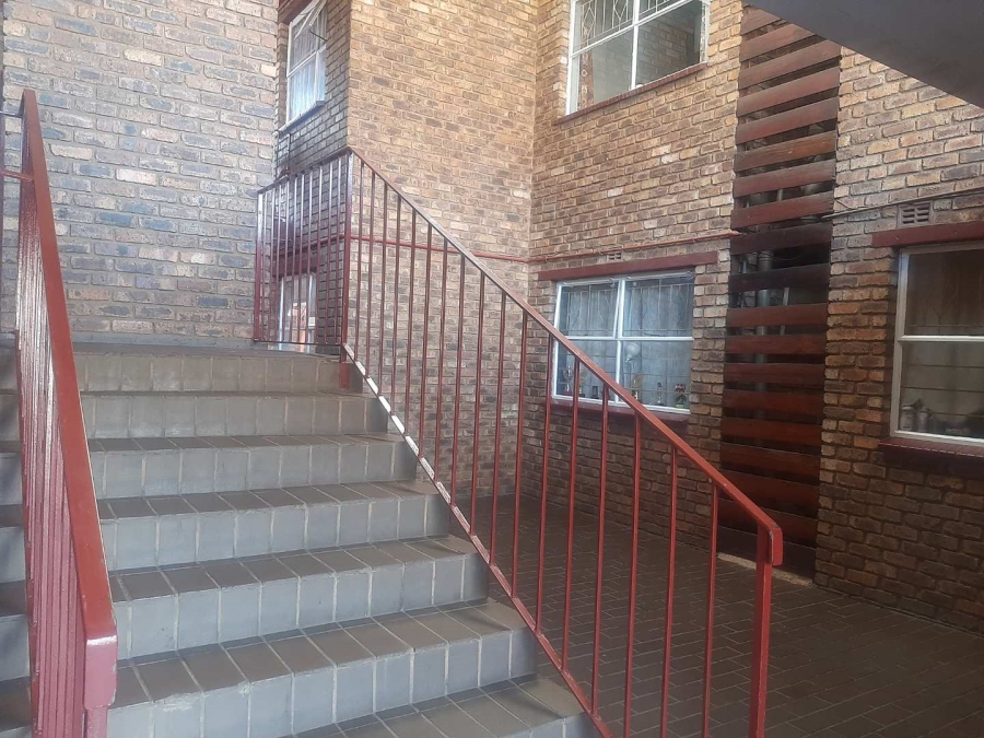 2 Bedroom Property for Sale in New Redruth Gauteng