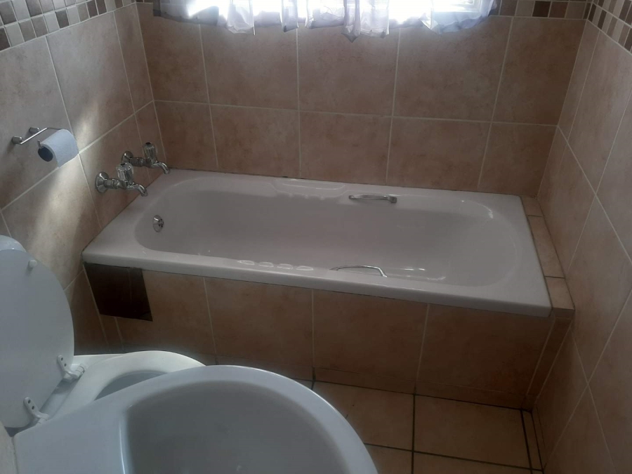 2 Bedroom Property for Sale in New Redruth Gauteng