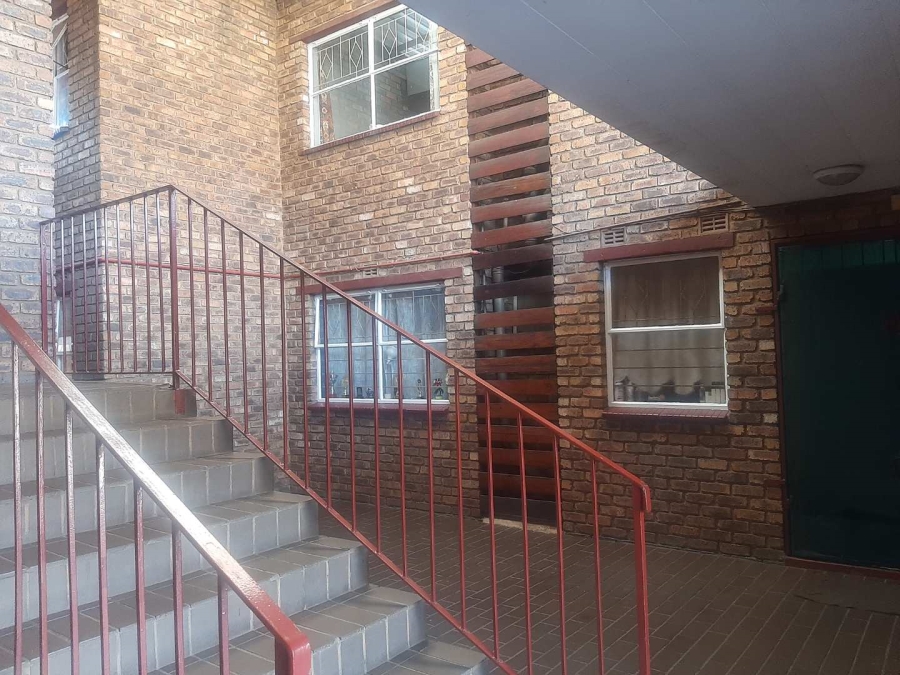 2 Bedroom Property for Sale in New Redruth Gauteng
