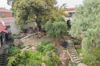 8 Bedroom Property for Sale in Oakdene Gauteng