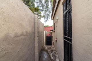 8 Bedroom Property for Sale in Oakdene Gauteng