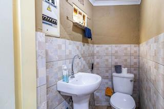 8 Bedroom Property for Sale in Oakdene Gauteng