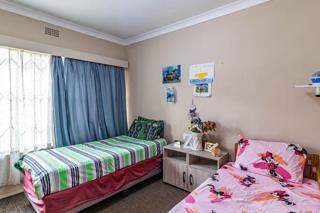 8 Bedroom Property for Sale in Oakdene Gauteng