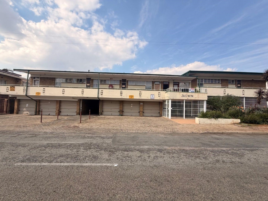 2 Bedroom Property for Sale in New Redruth Gauteng