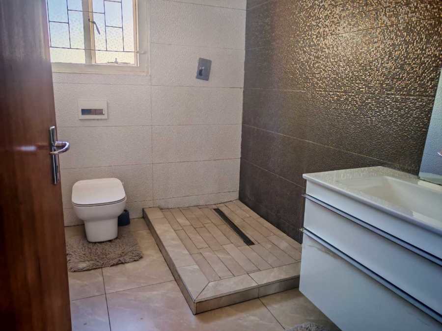 6 Bedroom Property for Sale in Alewynspoort Gauteng