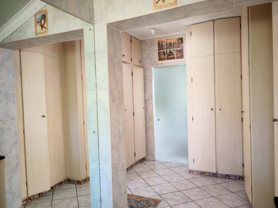 6 Bedroom Property for Sale in Alewynspoort Gauteng