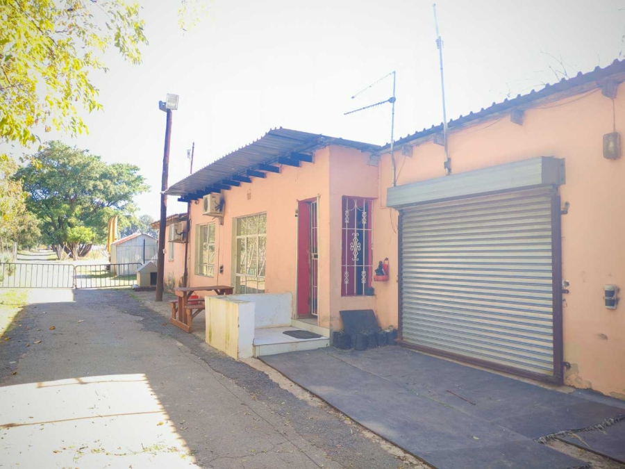 6 Bedroom Property for Sale in Alewynspoort Gauteng