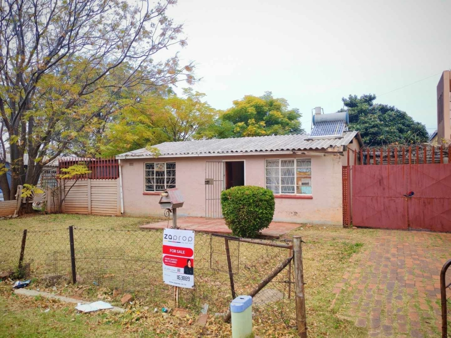 2 Bedroom Property for Sale in Lenasia Gauteng