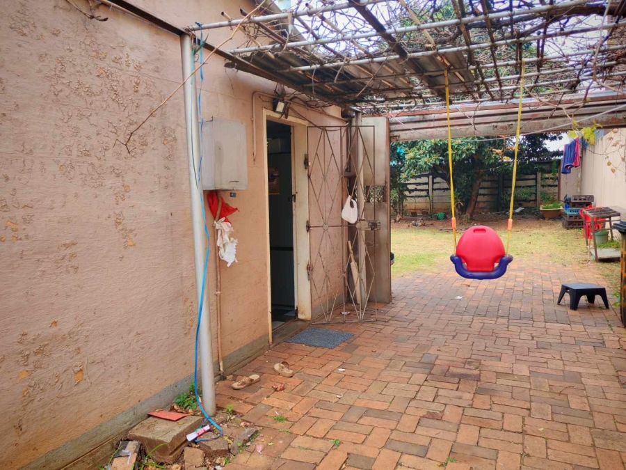 2 Bedroom Property for Sale in Lenasia Gauteng