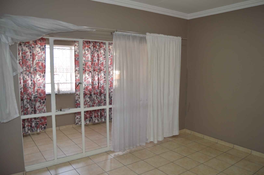 2 Bedroom Property for Sale in New Redruth Gauteng