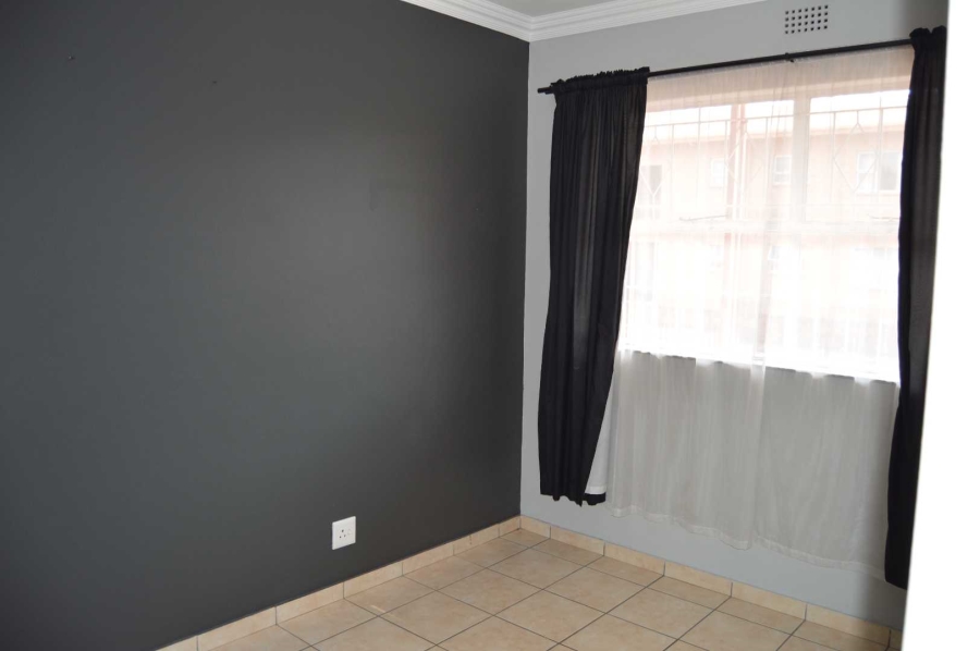 2 Bedroom Property for Sale in New Redruth Gauteng