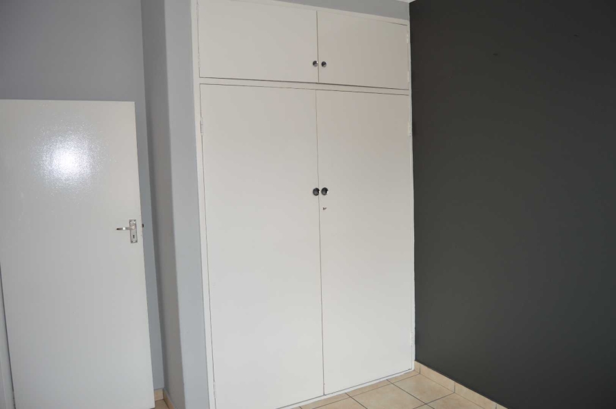 2 Bedroom Property for Sale in New Redruth Gauteng