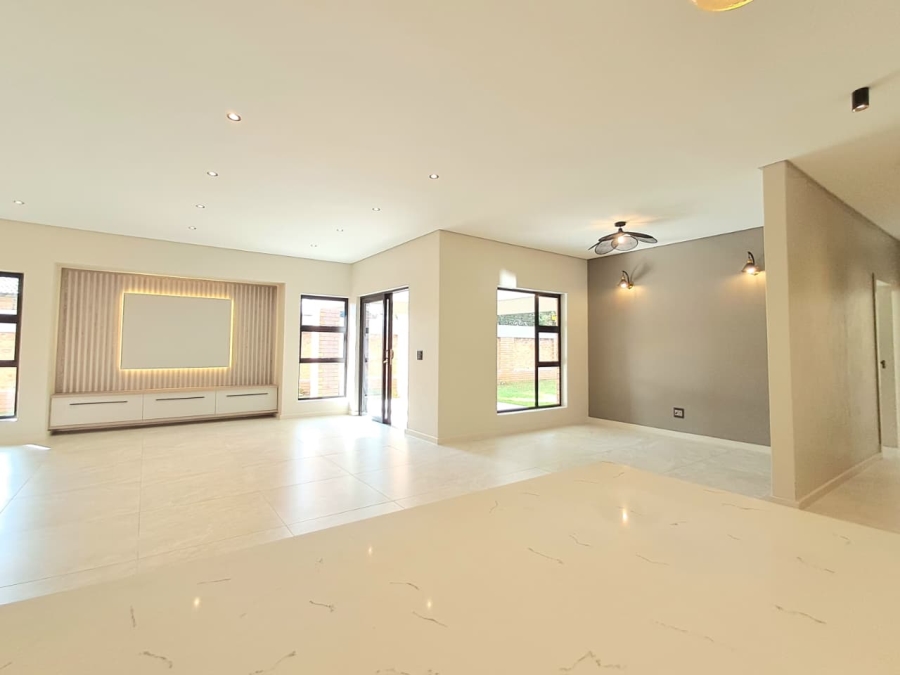 3 Bedroom Property for Sale in Brackenhurst Gauteng