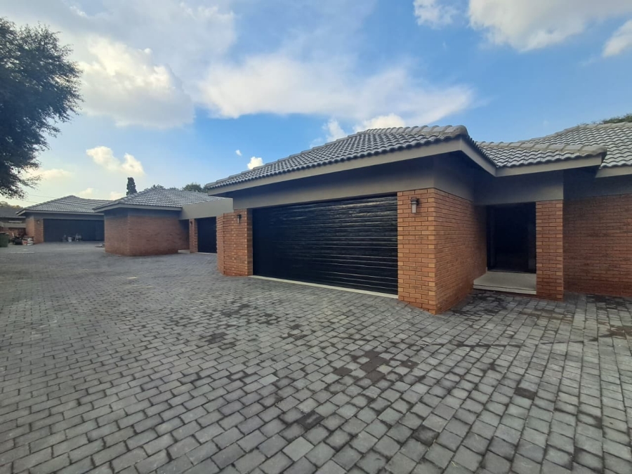 3 Bedroom Property for Sale in Brackenhurst Gauteng