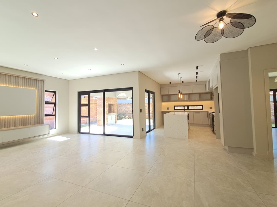 3 Bedroom Property for Sale in Brackenhurst Gauteng