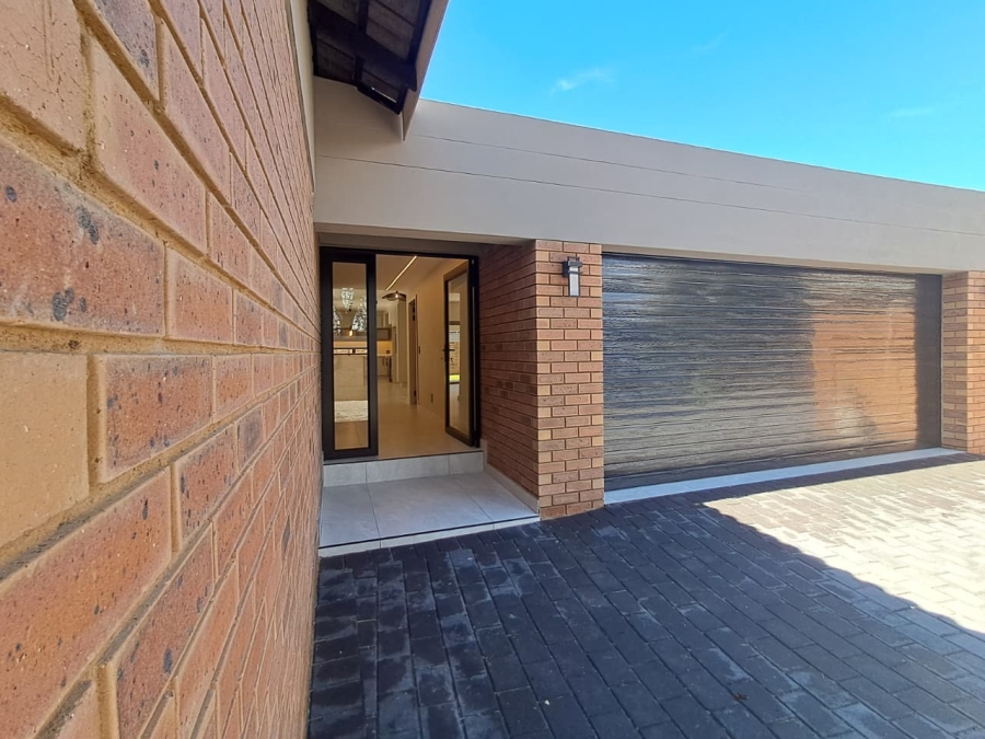 3 Bedroom Property for Sale in Brackenhurst Gauteng