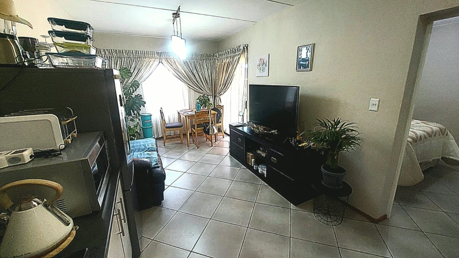 2 Bedroom Property for Sale in Albertsdal Gauteng
