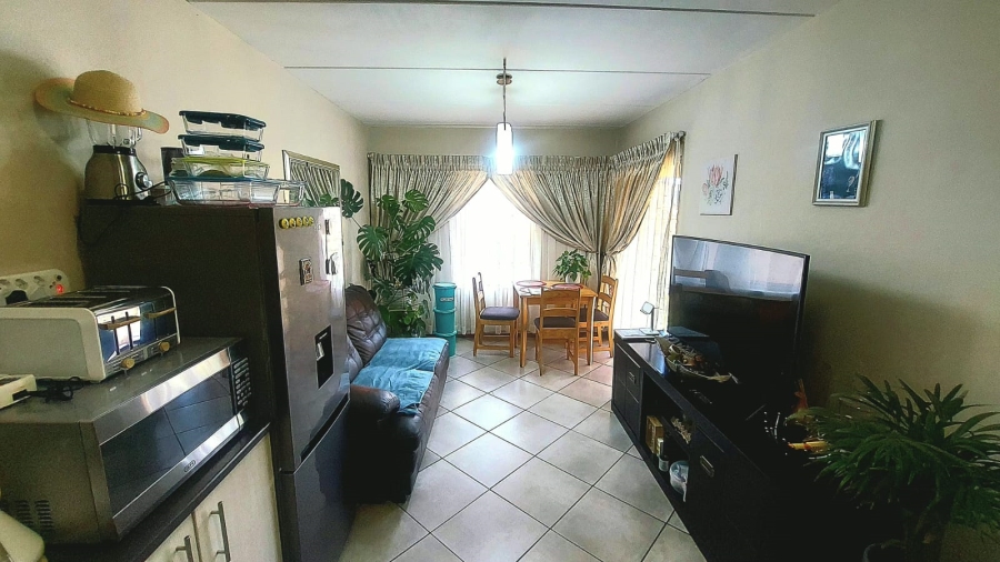 2 Bedroom Property for Sale in Albertsdal Gauteng
