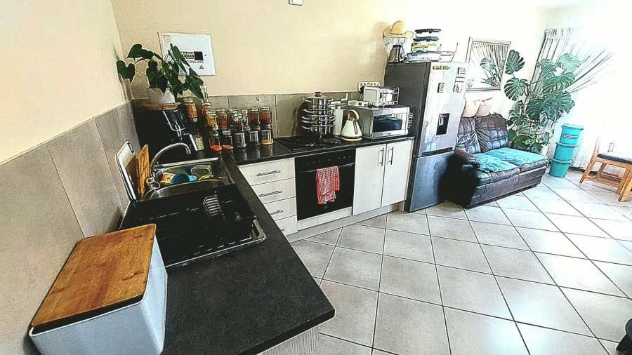 2 Bedroom Property for Sale in Albertsdal Gauteng